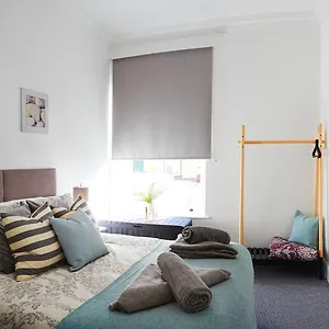 https://headland-view-scarborough.yorkshirehotels.net